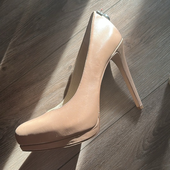As new NUDE MICHAEL KORS PUMPS - Picture 13 of 13